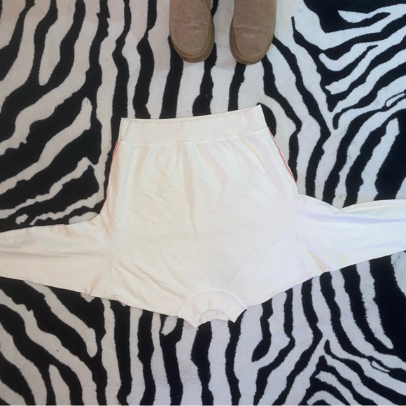 Clare V Le Drop Mock Neck Sweatshirt in Ivory with red stiching Rare - Picture 3 of 6